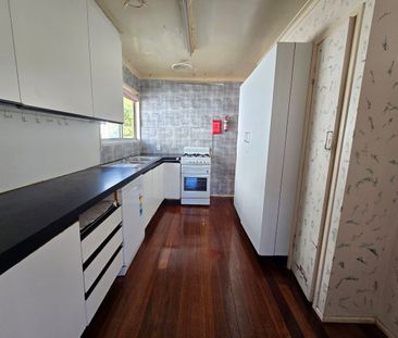 Large Home with Dual Living - Photo 6