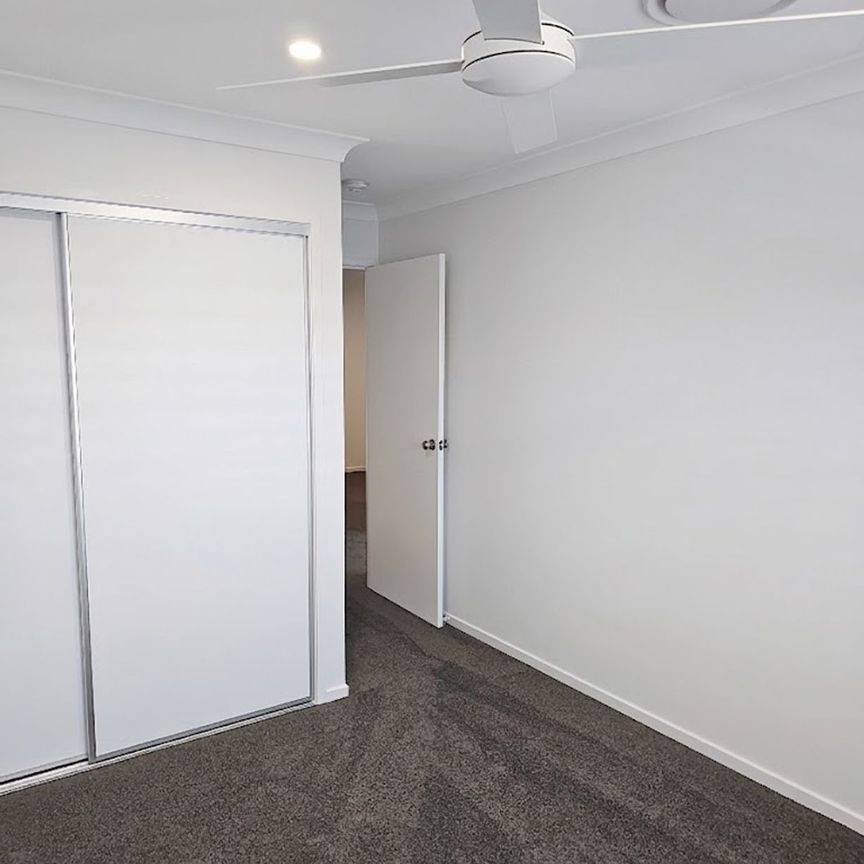 Avail 22/05/26-3 BED 2 BATH TOWNHOUSE WITH DUCTED AIR-CONDITIONING - Photo 1
