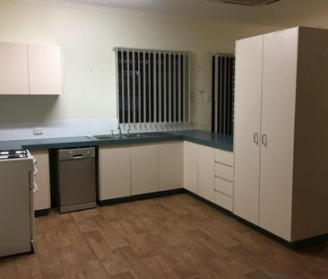 GREAT VALUE FOR MONEY - Broome Style 4x1 - Photo 1