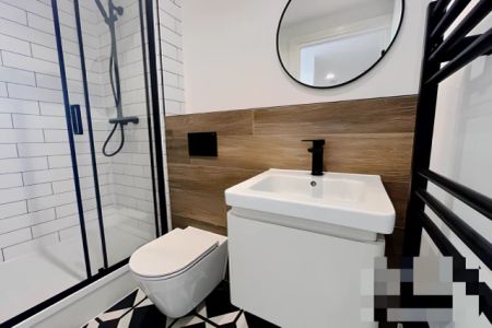 2 Bedrooms 1 bathroom - Photo 2