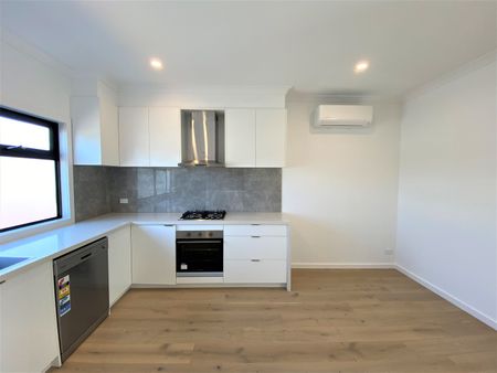 3/12 Clunes Street, Kingsbury VIC 3083 - Photo 2