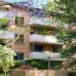 Enjoying a peaceful locale of superb convenience - Photo 2