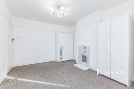 3 bedroom house to rent Ranfurly Road, Sutton, SM1 - Photo 5