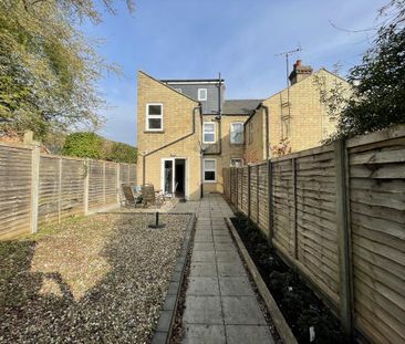 4 bedroom semi-detached house to rent - Photo 6