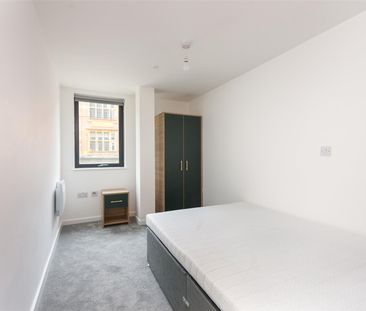 Rent QUBE, West Street, S1 £800pcm - Photo 3