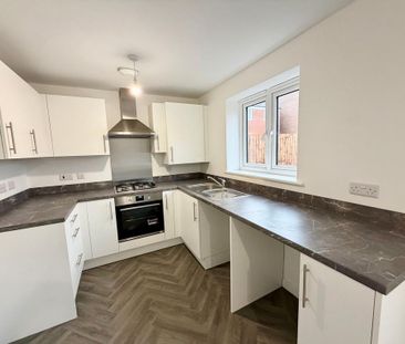 3 bedroom semi-detached house to rent - Photo 6