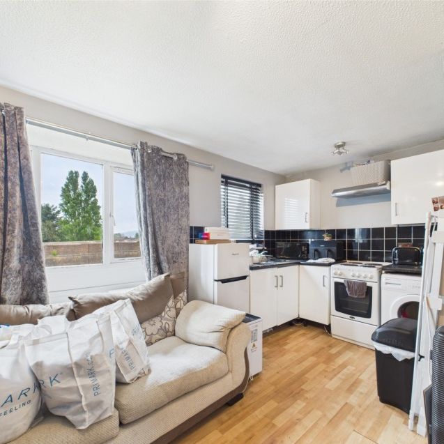 St Peters Close, Cheltenham, Gloucestershire, GL51 - Photo 1