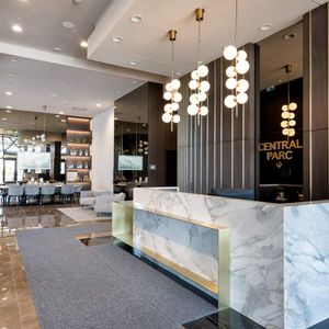 Tower 1 - 2 Bedroom - 3405 Boul. Le Carrefour, Laval - Photo 2