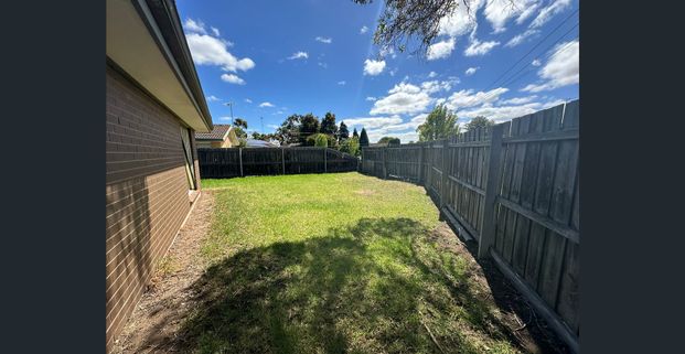 Charming Family Home in Prime Corio Location - Photo 1