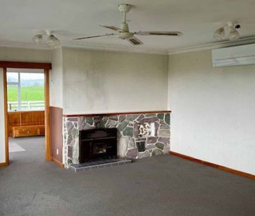 Waihi Farmhouse For Rent - Photo 4