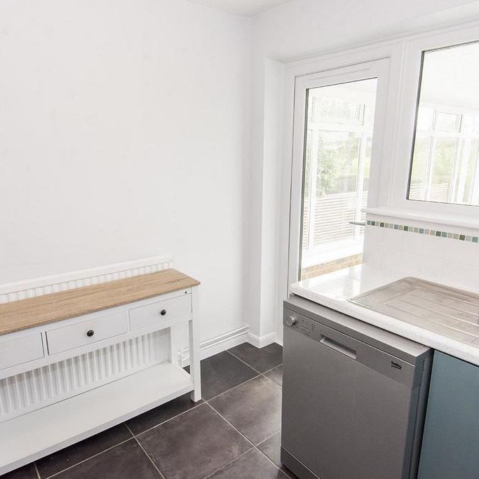 2 bedroom semi-detached bungalow to rent - Photo 1