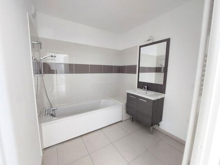 location Appartement T3 DE 74.7m² À BORDEAUX - Photo 4