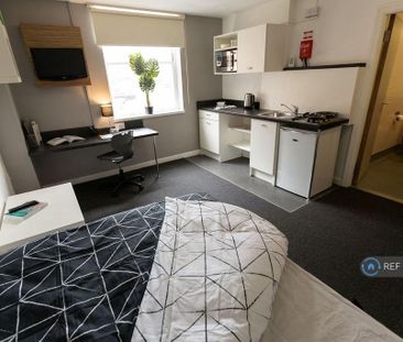 Studio to rent - Photo 2