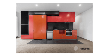 Large apartment in popular QV2 building - Photo 2
