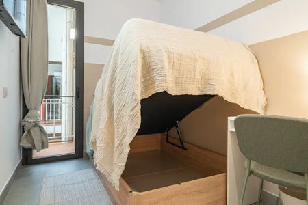 Passatge de Paca Soler, Barcelona, Catalonia 08028 - Photo 2