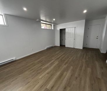 MARS. STUDIO, 1 1/2 - Photo 2