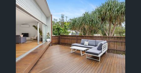 Designer Beachside Living - Photo 4