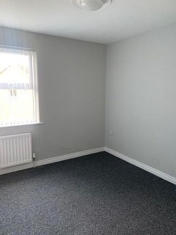 506c Antrim Road Belfast, BT15 5GG - Photo 4