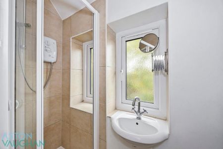 5 bedroom semi-detached house to rent - Photo 3