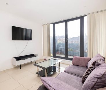 3 bedroom flat to rent - Photo 1