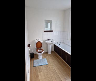 Room in a Shared Flat, Wandsworth Common, SW17 - Photo 5