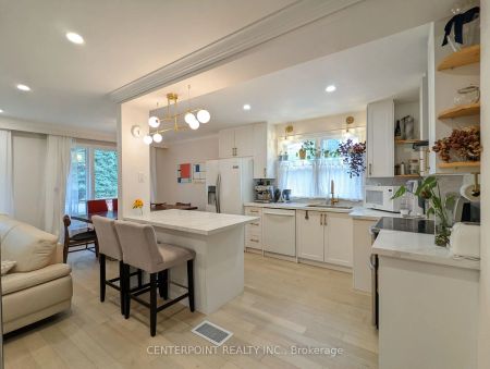 Detached Home For Lease | N9235799 - Photo 5