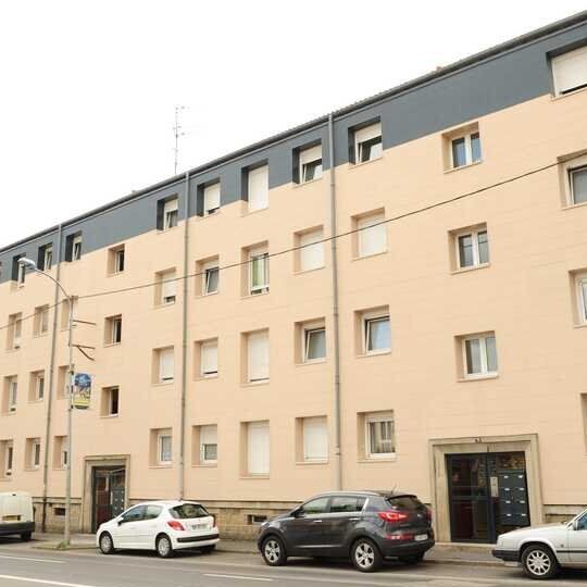 À CHARLEVILLE MEZIERES - Photo 2