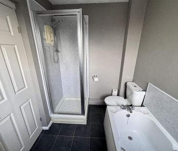 3 bedroom semi-detached house to rent - Photo 2