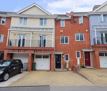 Flowers Avenue, Ruislip, HA4 - Photo 5