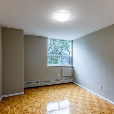 Room for Rent in North York - Available Now! - Photo 4