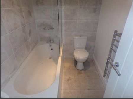 Room in a Shared House, Kelso Road, L6 - Photo 5