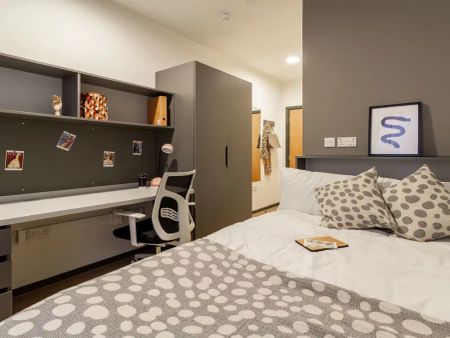 Gold En Suite - Photo 2