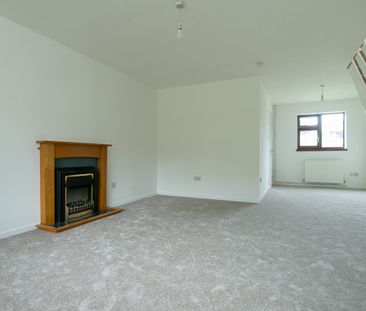 3 bedroom semi-detached to let - Photo 6