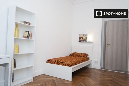 turin, Piedmont 10143 - Photo 2