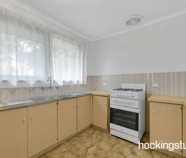 GREAT FAMILY HOME - Photo 6