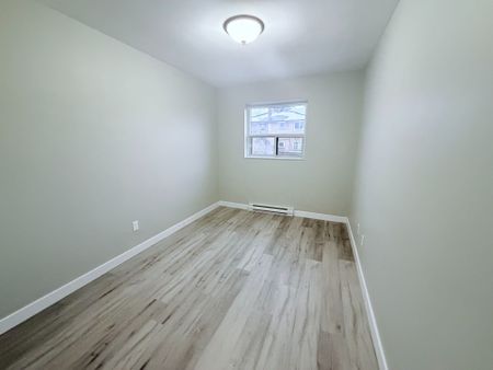 For Lease - 330 Gibb Street Unit# 111, Oshawa, Ontario - Photo 2