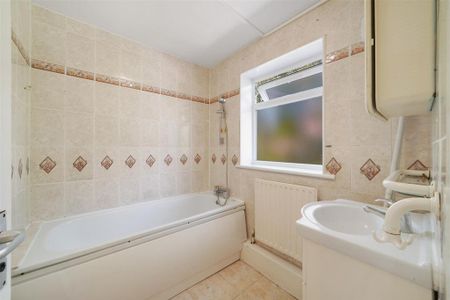 2 bedroom terraced house to rent - Photo 4