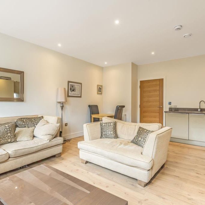 2 bedroom flat to rent - Photo 1