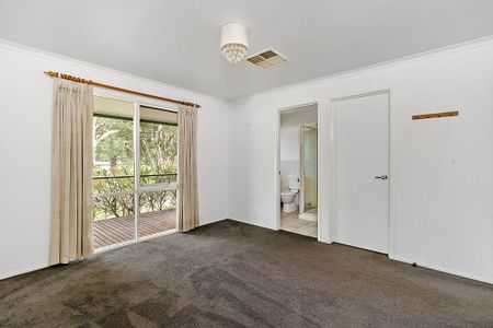 Spacious Rural-Style Living with Versatile Accommodation - Photo 3