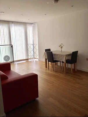 2 bedroom flat to rent - Photo 1