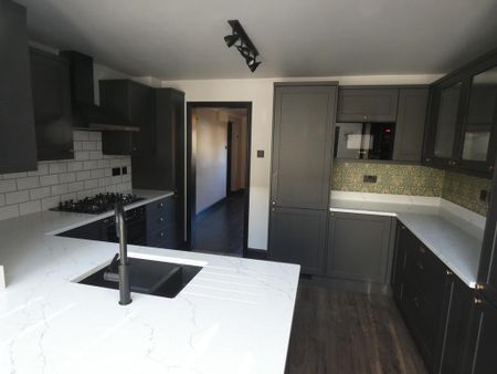 2 bedroom semi-detached house to rent - Photo 5