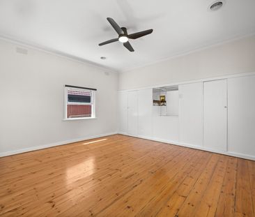 Convenient Living in Wendouree - Photo 6