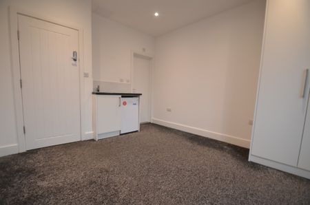 1 bedroom Property to rent - Photo 5