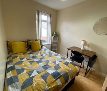 Balfour Avenue, Room 2, All Bills Included, Belfast, BT7 2FH - Photo 3