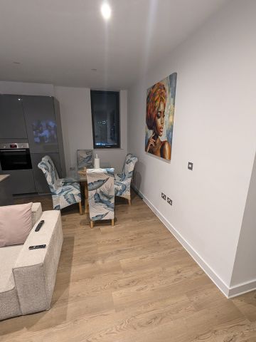 Room in a Shared Flat, Cairo New Road, CR0 - Photo 5