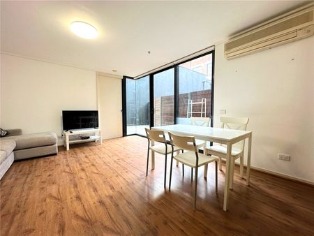 10/668 Bourke Street - Photo 2