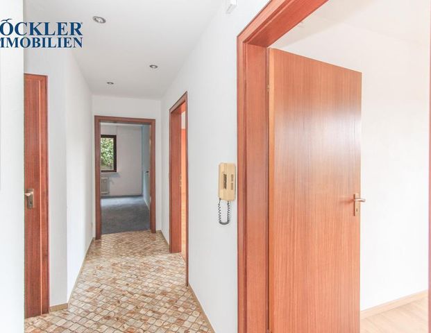 3-Zimmer-Wohnung mit EBK, neuem Bad und Garagenstellplatz - Photo 1