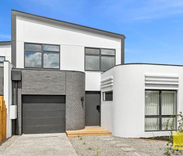 Luxury Living - Photo 4