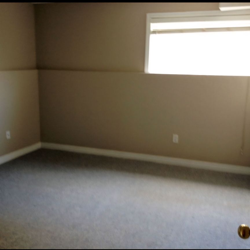 For Lease - 8 Heritage Court Unit# 2, Barrie, Ontario - Photo 1