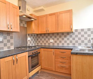 2 bedroom terraced house to rent - Photo 2